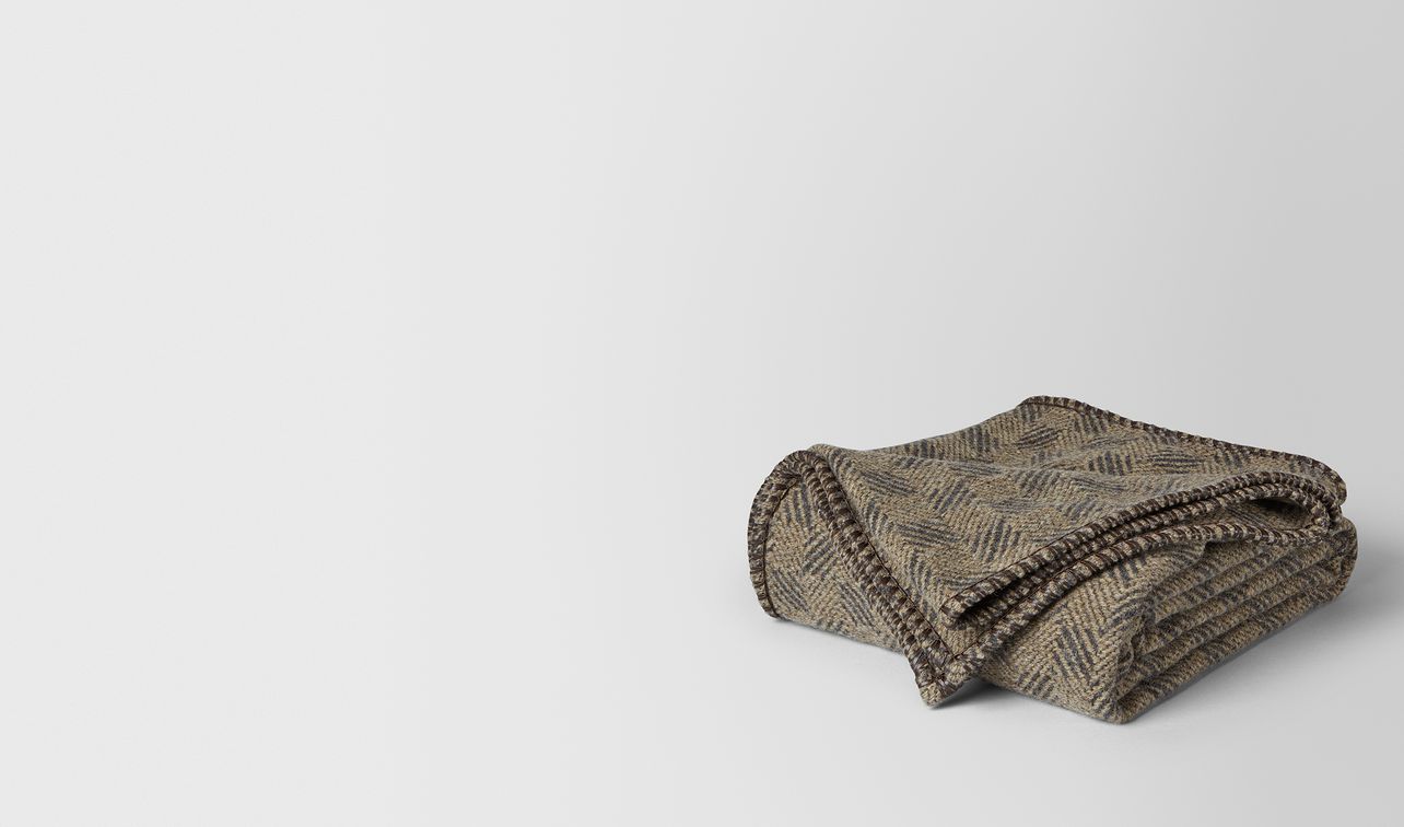 anthracite beige wool hellob blanket landing