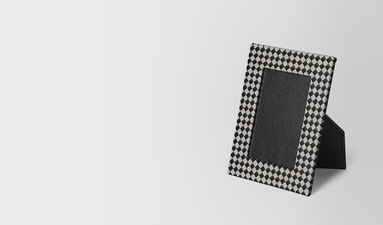 medium photo frame in intrecciato chequer landing