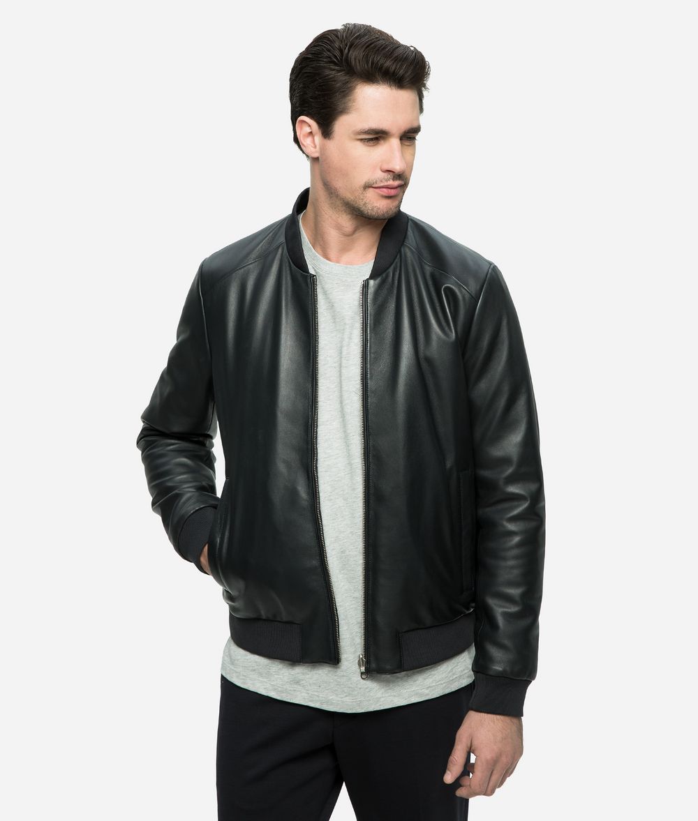 KARL LAGERFELD REVERSIBLE BOMBER JACKET
Jacket Man f