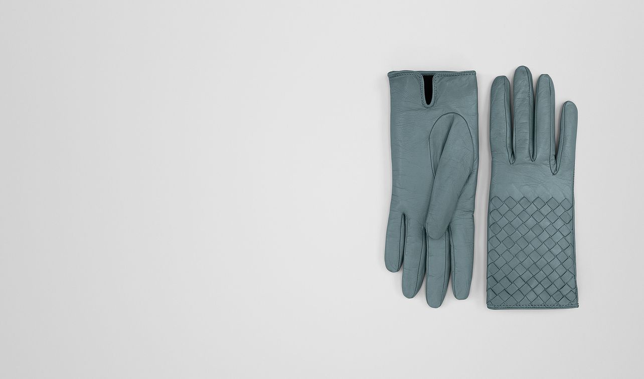 gloves in nappa landing