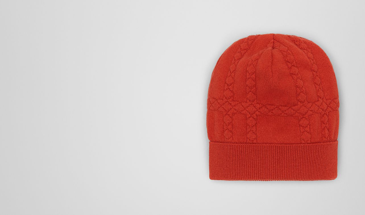 cappello in cashmere landing