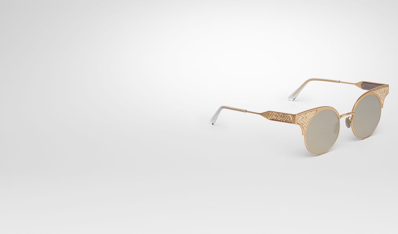 bv15 sunglasses in gold titanium, light mirror gold lens and gold 18kt intrecciato details landing