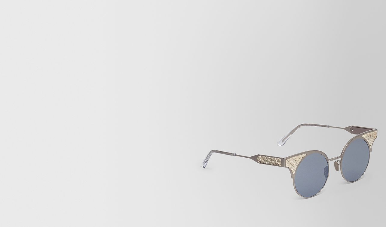 bv15 sunglasses in silver titanium, light silver mirror lens and sterling silver intrecciato details
landing