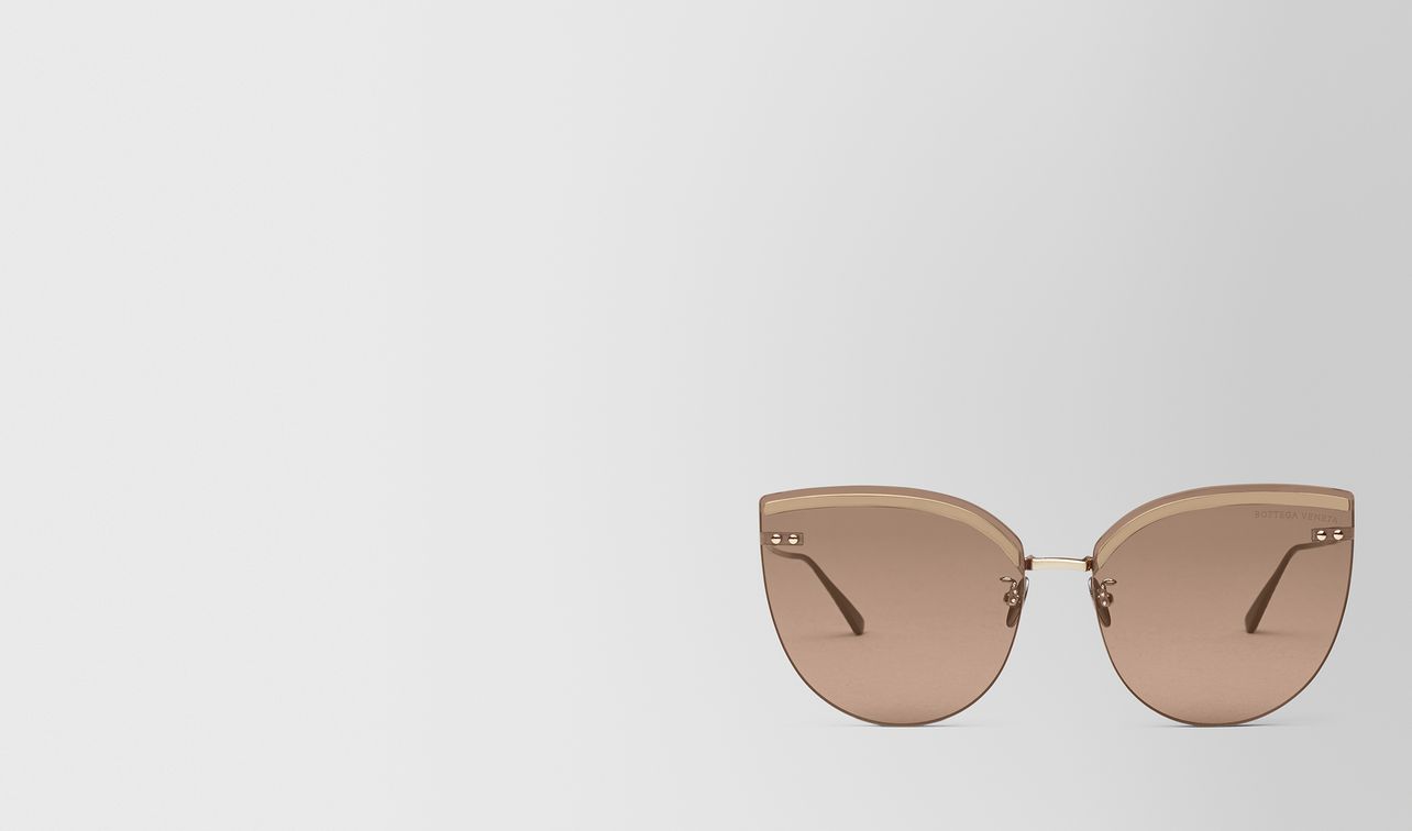 sunglasses in metal landing