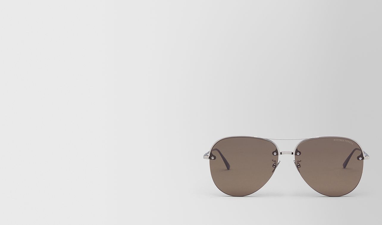 sunglasses in metal landing